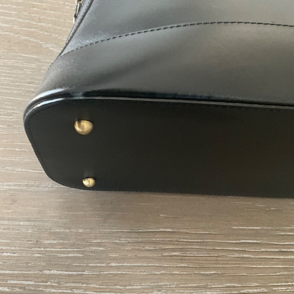 Burberry vintage leather dome bag. Black - Picture 5 of 9